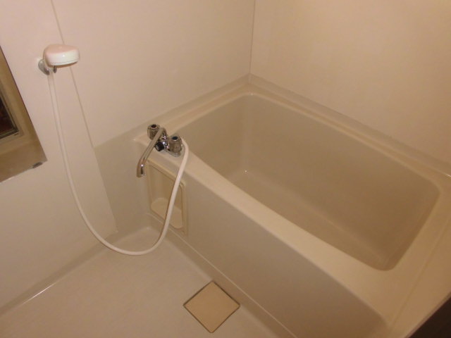 浴室のクリーニング｜神奈川県横浜市青葉区の某アパート施工後